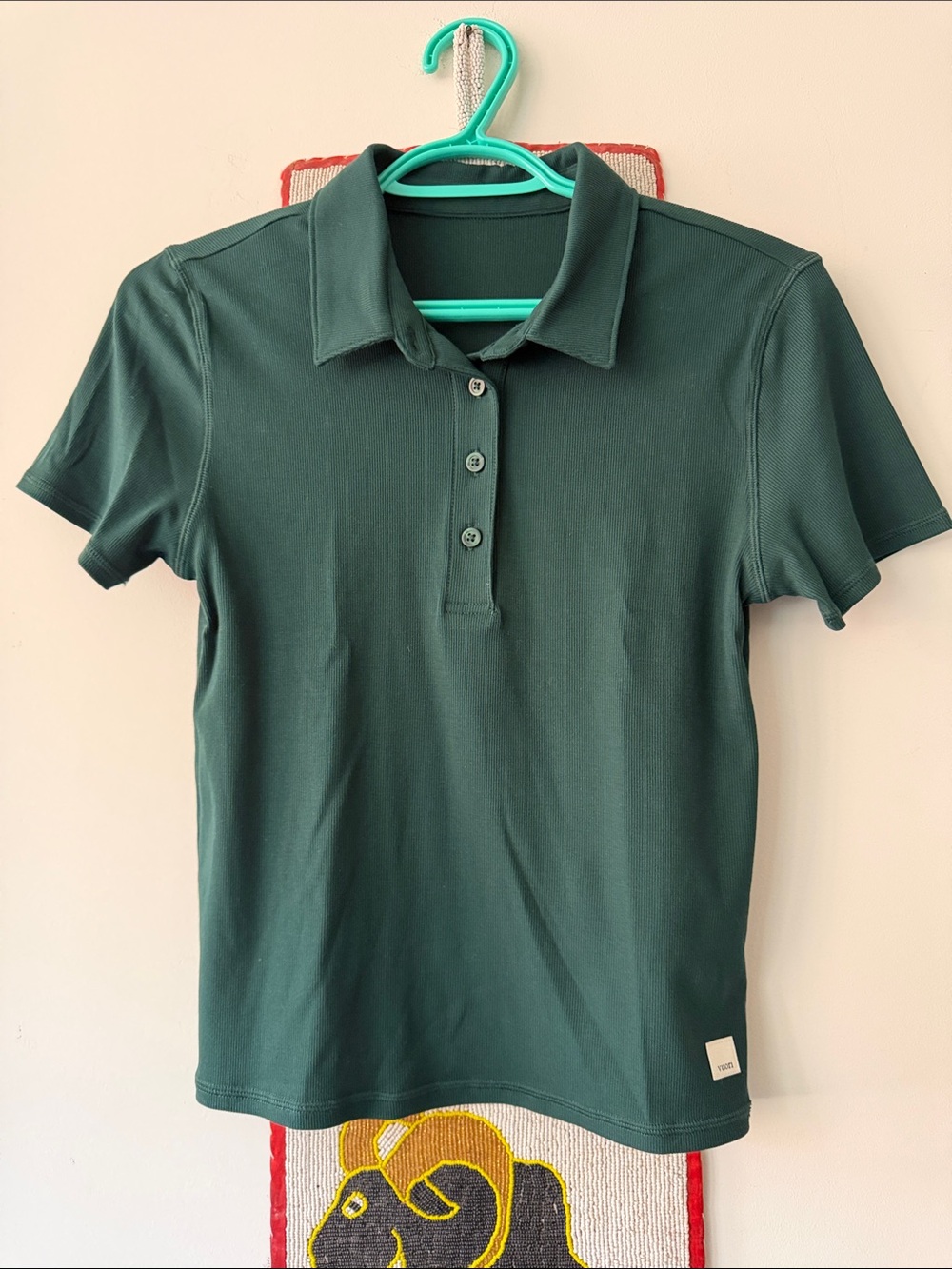 “Vuori” Women’s Pose Fitted Polo Shirt